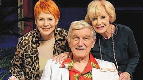 Golden Girls: Karl-Heinz von Hassel mit Viktoria Brams (links) und Anita Kupsch.