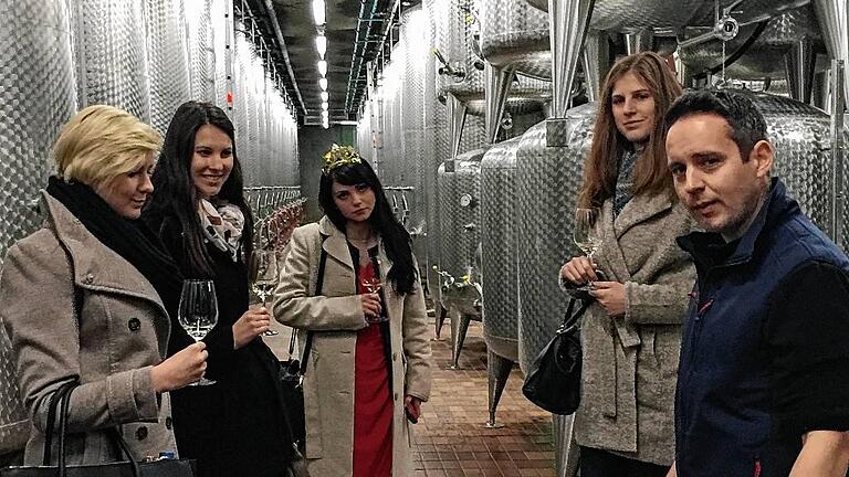 Kristina, Christina, Kristin und Katharina (von links) hören Karl Brand im Bürgerspital zu. Kristina, Christina, Kristin und Katharina (von links) hören Karl Brand im Bürgerspital zu.