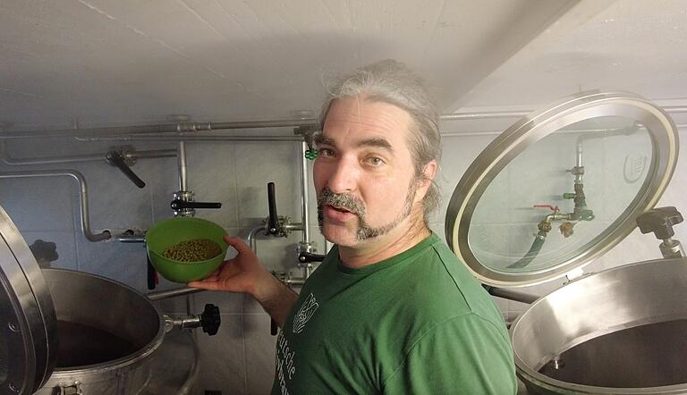 Andreas Seufert in seiner Brauerei. Andreas Seufert in seiner Brauerei.