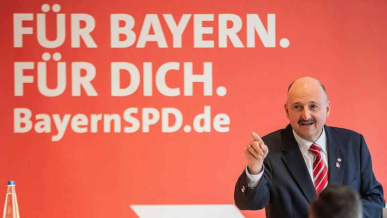 Bernd Rützel bewirbt sich am Samstag zum sechsten Mal als SPD-Bezirksvorsitzender. Erstmals bekommt er es beim Parteitag in Haibach mit einem Gegenkandidaten zu tun.
