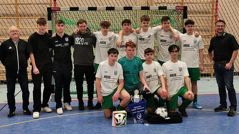 Hallen-Bezirksmeisterschaft der U-17-Junioren 2024 in Rimpar: Sieger FC Sand. Hallen-Bezirksmeisterschaft der U-17-Junioren 2024 in Rimpar: Sieger FC Sand.