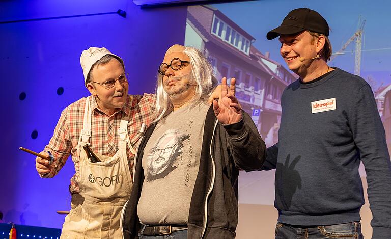 Hermann Drummer, Walter Ullrich und Martin Schmitt-Zehendner bei den ersten Vorüberlegungen für ein Kapellenstraßenkranfeierfest. Hermann Drummer, Walter Ullrich und Martin Schmitt-Zehendner bei den ersten Vorüberlegungen für ein Kapellenstraßenkranfeierfest.