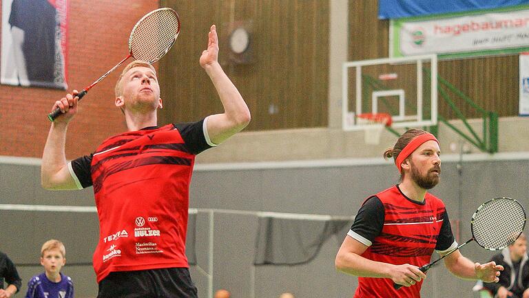 Andreas Ortlauf (links) und Anton Ringel verloren ihr Doppel. Am Ende kam der BC Bad Königshofen über ein 4:4 gegen die TG Veitshöchheim nicht hinaus und verspielten dadurch die Meisterschaft. Andreas Ortlauf (links) und Anton Ringel verloren ihr Doppel. Am Ende kam der BC Bad Königshofen über ein 4:4 gegen die TG Veitshöchheim nicht hinaus und verspielten dadurch die Meisterschaft.