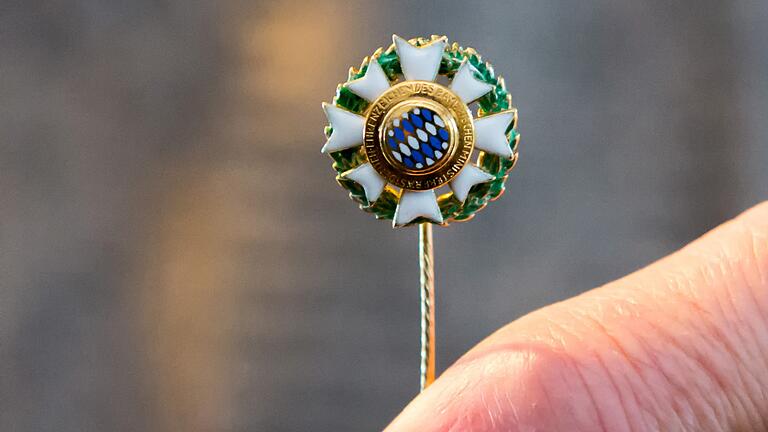 So sieht es aus: das Ehrenzeichen des Bayerischen Ministerpräsidenten. So sieht es aus: das Ehrenzeichen des Bayerischen Ministerpräsidenten.