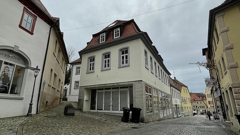 Das seit längerer Zeit leerstehende Gebäude in der Spitalstraße in Gerolzhofen ist die Wunschimmobilie der Coworking-Interessenten aus Volkach. Das seit längerer Zeit leerstehende Gebäude in der Spitalstraße in Gerolzhofen ist die Wunschimmobilie der Coworking-Interessenten aus Volkach.