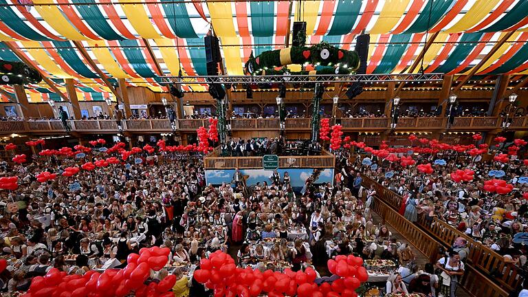189. Münchner Oktoberfest       -  In jedem Bierzelt feiert es sich etwas anders.