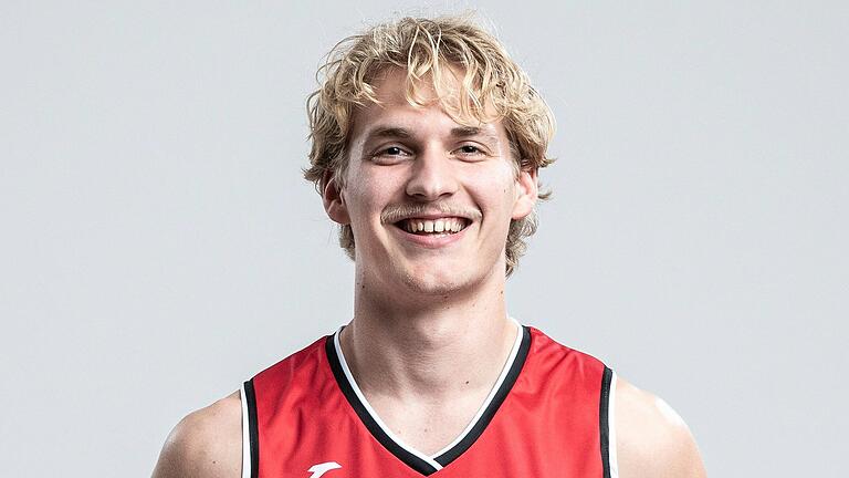 # 14 Jonas März # 14 Jonas März