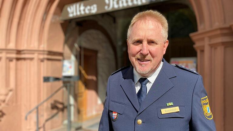 'So normal wie eine Silvesternacht für einen Polizisten eben sein kann': Wolfgang Remelka spürte von einem prognostizierten Weltuntergang gar nichts. 'So normal wie eine Silvesternacht für einen Polizisten eben sein kann': Wolfgang Remelka spürte von einem prognostizierten Weltuntergang gar nichts.