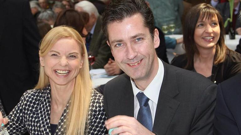OB Christian Schuchardt und Åsa Petersson trennen sich - Im OB-Wahlkampf 2014 unterstütze Åsa Petersson ihren Ehemann Christian Schuchardt, hier bei einer CSU-Veranstaltung in der Kelterhalle des Bürgerspitals. OB Christian Schuchardt und Åsa Petersson trennen sich - Im OB-Wahlkampf 2014 unterstütze Åsa Petersson ihren Ehemann Christian Schuchardt, hier bei einer CSU-Veranstaltung in der Kelterhalle des Bürgerspitals.