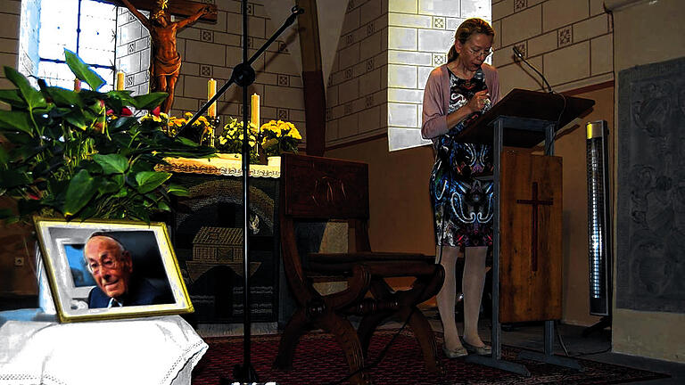 Erinnerung: Die Mutter des 2010 verstorbenen Rabbiners Leo Trepp stammt aus Oberlauringen. Der Humanist selbst verbrachte viele Sommer in der Gemeinde. Seine Witwe Gunda Trepp las in der Heilig-Kreuz-Kirche in Oberlauringen aus der unveröffentlichten Biografie. Erinnerung: Die Mutter des 2010 verstorbenen Rabbiners Leo Trepp stammt aus Oberlauringen. Der Humanist selbst verbrachte viele Sommer in der Gemeinde. Seine Witwe Gunda Trepp las in der Heilig-Kreuz-Kirche in Oberlauringen aus der unveröffentlichten Biografie.