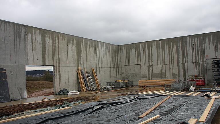 Schulzentrum Hammelburg - Die Umrisse der Turnhalle lassen sich bereits erkennen. Schulzentrum Hammelburg - Die Umrisse der Turnhalle lassen sich bereits erkennen.