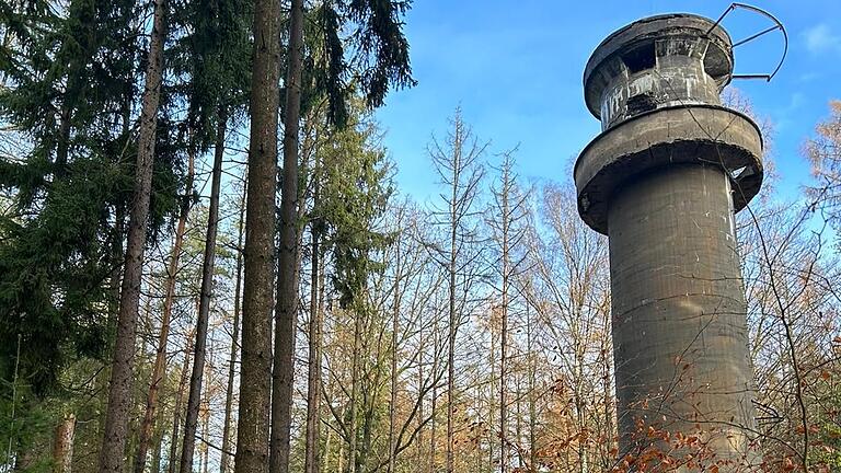 Der ehemalige Panzerturm in der Nähe von Krassolzheim. Der ehemalige Panzerturm in der Nähe von Krassolzheim. 
