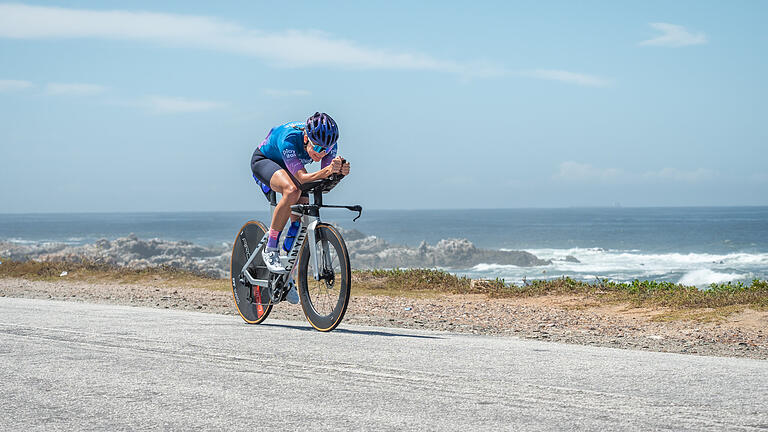 Eine Fünf-Minuten-Zeitstrafe brachte die Würzburger Triathletin Carolin Lehrieder beim Ironman Südafrika aus dem Tritt. Eine Fünf-Minuten-Zeitstrafe brachte die Würzburger Triathletin Carolin Lehrieder beim Ironman Südafrika aus dem Tritt.