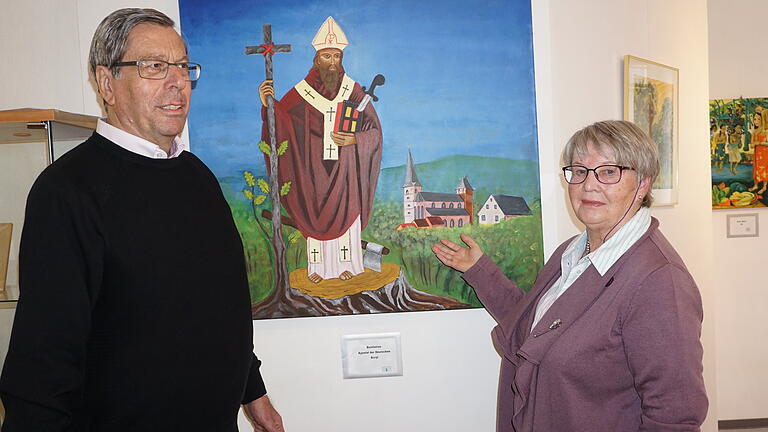 Ursula Rahm stellt die Werke ihrer aktuellen Ausstellung in der Hauer`schen Galerie Manfred Hauer vor. Ursula Rahm stellt die Werke ihrer aktuellen Ausstellung in der Hauer`schen Galerie Manfred Hauer vor.
