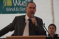 Hubert Aiwanger musste beim Richtfest des Windparks 'Weißer Turm' in Wülfershausen viel einstecken: Mehrfach erinnerte man ihn an die Rolle der Freien Wähler bei der Entwicklung des Vorhabens.
