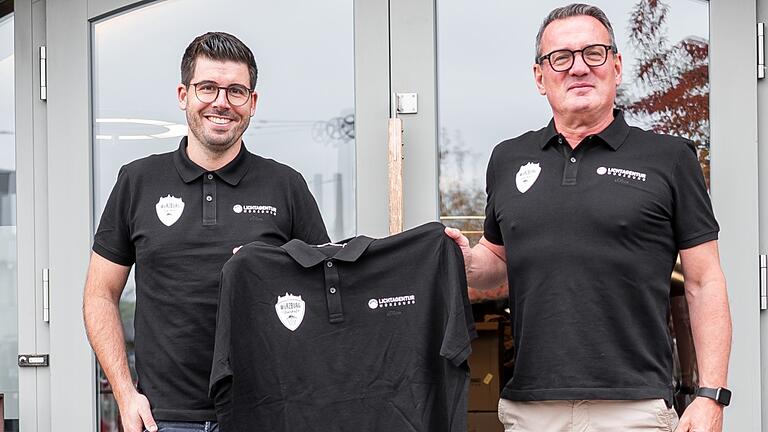 Jürgen Meissner (rechts, Geschäftsführer der 'Lichtagentur', hier mit Philipp Reinhart, dem Leiter Sponsoring der Würzburg Baskets) will helfen, 700.000 Euro neues Sponsorengeld für den Basketball-Bundesligisten zu akquirieren.&nbsp;