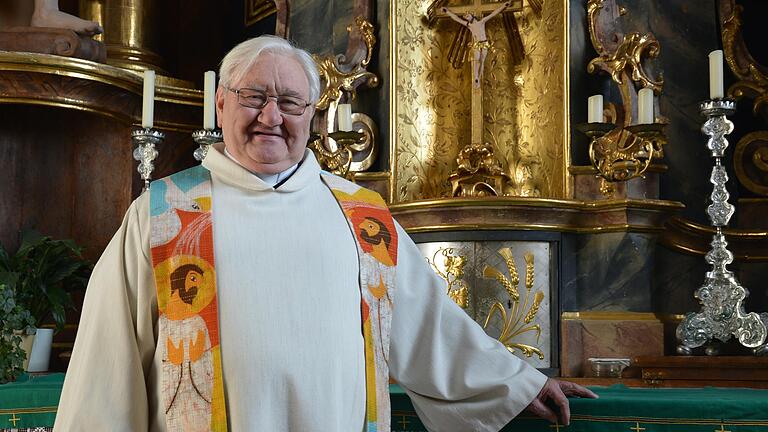 Pfarrer Hans Beetz, hier bei seinem 40. Priesterjubiläum im November 2018 in der Kirche St. Johannes der Täufer in Brendlorenzen, feiert an diesem Dienstag seinen 70. Geburtstag. Pfarrer Hans Beetz, hier bei seinem 40. Priesterjubiläum im November 2018 in der Kirche St. Johannes der Täufer in Brendlorenzen, feiert an diesem Dienstag seinen 70. Geburtstag.