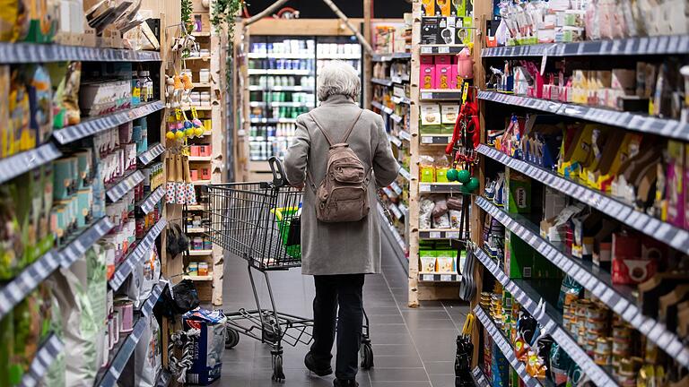 Supermarkt       -  Der bayerische Einzelhandel hat vergangenes Jahr nur minimal an Umsatz gewonnen. (Archivbild)