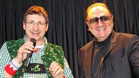 Als „Faschingskinder“ kennen sich Bernd Händel (rechts) und „Oti der Schmelzer“ von „Fastnacht in Franken“, der Fernsehprunksitzung des Bayerischen Rundfunks in Veitshöchheim. Als „Faschingskinder“ kennen sich Bernd Händel (rechts) und „Oti der Schmelzer“ von „Fastnacht in Franken“, der Fernsehprunksitzung des Bayerischen Rundfunks in Veitshöchheim.