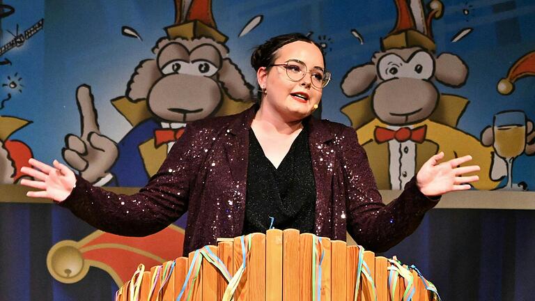 Unzufrieden mit der Politik gründet sie ihre eigene Partei: Leonie Müller. Unzufrieden mit der Politik gründet sie ihre eigene Partei: Leonie Müller.