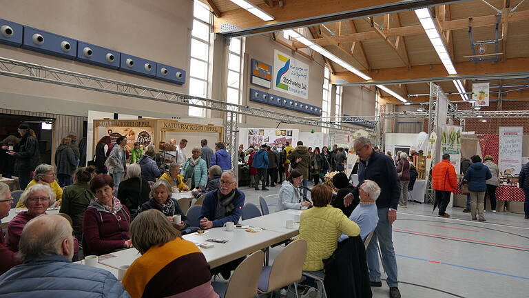 Auch nach der Corona-Zwangspause fanden in diesem Jahr wieder viele Besucherinnen und Besucher den Weg nach Zeil zur Kulinea-Genussmesse. Auch nach der Corona-Zwangspause fanden in diesem Jahr wieder viele Besucherinnen und Besucher den Weg nach Zeil zur Kulinea-Genussmesse.