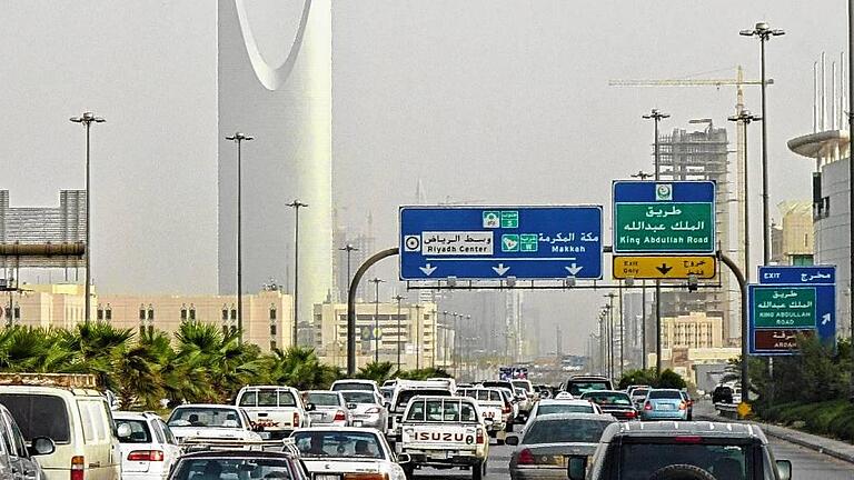 In Saudi-Arabien (hier ein Foto von der Fünf-Millionen-Einwohner-Hauptstadt Riad) hat man wenig Angst vor der Energiewende. In Saudi-Arabien (hier ein Foto von der Fünf-Millionen-Einwohner-Hauptstadt Riad) hat man wenig Angst vor der Energiewende.