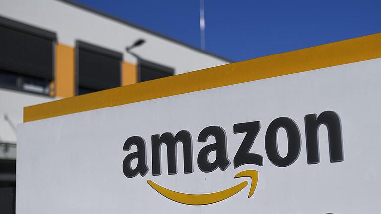 Gewerkschaftliche Kritik an niedrigen Löhnen hat der Onlineversandhändler Amazon jetzt im Zusammenhang mit dem gerade in Bau befindlichen Verteilzentrum im Gewerbegebiet Oerlenbach-Poppenhausen zurückgewiesen. Gewerkschaftliche Kritik an niedrigen Löhnen hat der Onlineversandhändler Amazon jetzt im Zusammenhang mit dem gerade in Bau befindlichen Verteilzentrum im Gewerbegebiet Oerlenbach-Poppenhausen zurückgewiesen.
