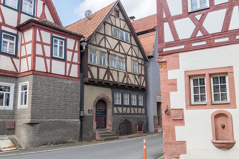 Das leerstehende Gebäude Hauptstraße 4 hat die Stadt Rieneck nun vom Freistaat Bayern erworben. Das leerstehende Gebäude Hauptstraße 4 hat die Stadt Rieneck nun vom Freistaat Bayern erworben.