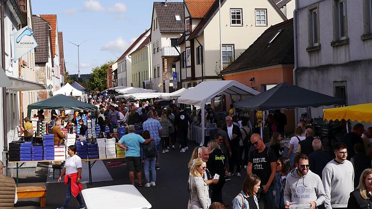 Viele Besucher kamen am Sonntag&nbsp; zum Michaelismarkt nach Neubrunn.