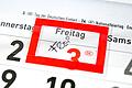 Vier-Tage-Woche       -  Die meisten Unternehmen in Deutschland halten laut einer Umfrage des arbeitgebernahen Forschungsinstituts IW wenig von der Einführung einer 4-Tage-Woche. (Symbolbild)
