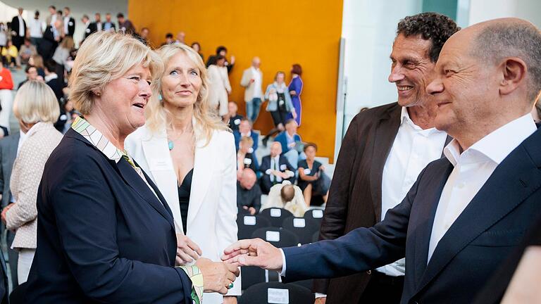 Festakt Bundeskulturpolitik       -  Gute Stimmung im Kanzleramt