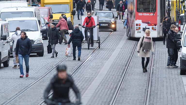 Fahrradfahren ist für viele Würzburger und Schweinfurter offenbar nicht die wahre Freude. Bei einer bundesweiten ADFC-Umfrage schnitten die beiden Städte jedenfalls schlecht ab.