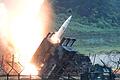 Berichte: Biden erlaubt Ukraine Angriffe auf russische Ziele       -  ATACMS-Rakete im Einsatz. (Archivbild)
