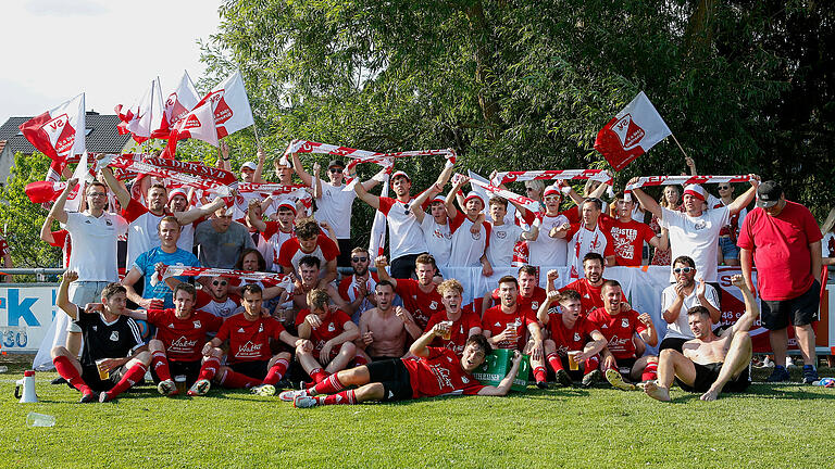 Der SV Birkenfeld steigt nach vier Siegen in der ersten und zweiten Runde der Relegation im dritten Anlauf in die Bezirksliga auf. Der SV Birkenfeld steigt nach vier Siegen in der ersten und zweiten Runde der Relegation im dritten Anlauf in die Bezirksliga auf.