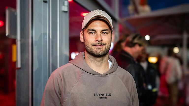 Unter anderem Ex-Kickers-Spieler Dominic Baumann ist zuversichtlich, dass den Würzburger Kickers der Aufstieg in die 3. Liga gelingen wird. Unter anderem Ex-Kickers-Spieler Dominic Baumann ist zuversichtlich, dass den Würzburger Kickers der Aufstieg in die 3. Liga gelingen wird.