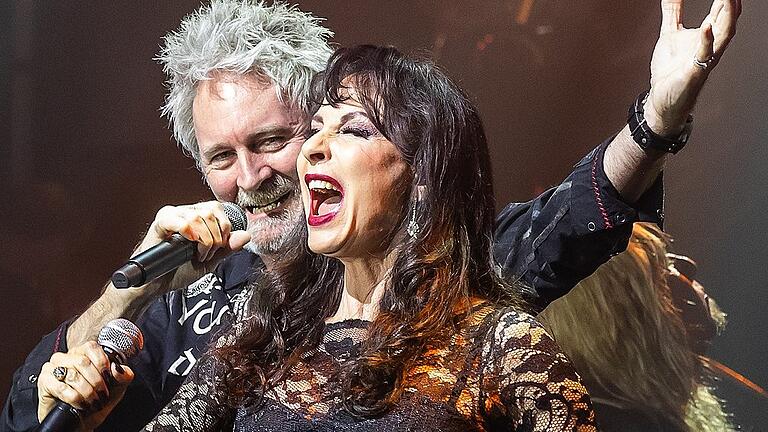 Gemischtes Doppel: Musical-Star Anna Kaufmann im Duett mit Sweet-Sänger Pete Lincoln.