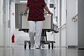 Krankenhaus       -  Das deutsche Pflegesystem ist in der Krise. Die Initiative Pro-Pflegereform fordert Veränderung.