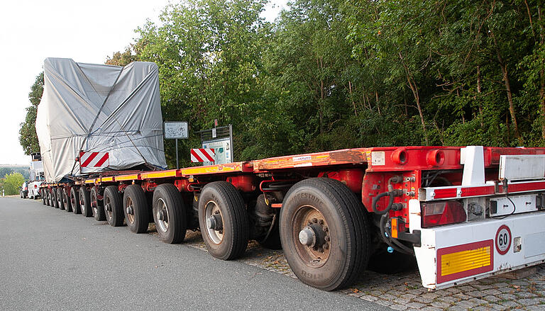 Gestrandet: Auf dem Parkplatz an der Staatsstraße bei Marktsteft endete die Fahrt für diesen Transporter.