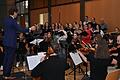 Musikschulorchester und Schulchor beim Lied der Gabriella aus dem Film „Wie im Himmel“, gesungen auf Schwedisch!