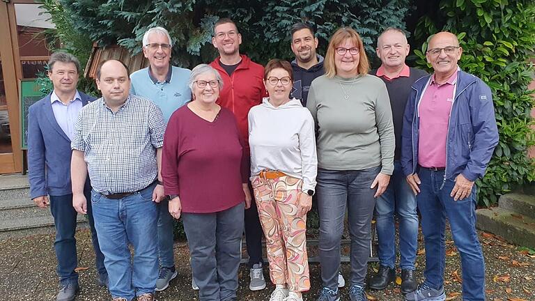 Der neue SPD-Vorstand (von links): Jürgen Pröscholdt, José Campos, Klaus Fries, Rita Seyd, Janis Heller, Rita Rösch, Alexander Schild, Petra Raschert, Thorsten Raschert und Egon Friedel.