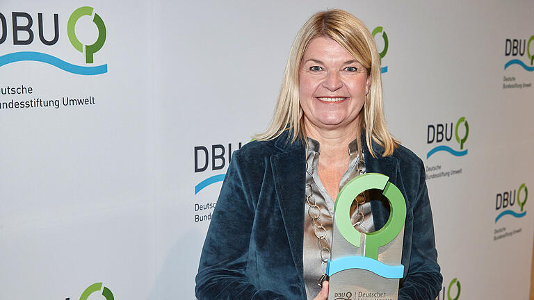 Dagmar Fritz-Kramer, Geschäftsführerin des Holzbau-Unternehmens Baufritz in Erkheim, Unterallgäu, hat den Deutschen Umweltpreis erhalten.  Foto:       -  Dagmar Fritz-Kramer, Geschäftsführerin des Holzbau-Unternehmens Baufritz in Erkheim, Unterallgäu, hat den Deutschen Umweltpreis erhalten.