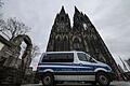 Kölner Dom.jpeg       -  Seit dem Terroralarm im Dezember werden die Sicherheitsvorkehrungen in und um den Kölner Dom weiter aufrecht erhalten.