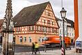 Hängt hier bald ein Wirtshausschild? Die Stadt Haßfurt prüft die Ansiedlung von Gastronomie in der Hauptstraße 35, im 'Kunsthaus' also.
