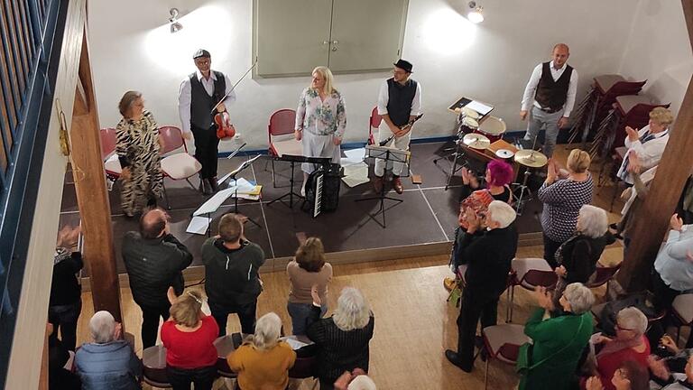 Denkwürdiges Konzert in der ehemaligen Synagoge in Wiesenfeld. Denkwürdiges Konzert in der ehemaligen Synagoge in Wiesenfeld.