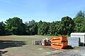 Um die weitere Nutzung des früheren Sportgeländes des SC 1900 Schweinfurt gibt es Streit zwischen der Stadtverwaltung und der Opposition im Stadtrat. Mit im Bild die Container der angrenzenden Baustelle für die neue Sparkassen-Filiale am Gottesberg.
