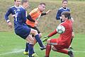 Der Treffer zur 2:0-Führung des FV Helmstadt in Duttenbrunn: Schütze Jonas Martin (hinten links) überwindet Keeper Patrick Luger (rechts). Helmstadts Sebastian Menig (vorne links) und Duttenbrunns David Bauer (Dritter von links) beobachten das Geschehen.