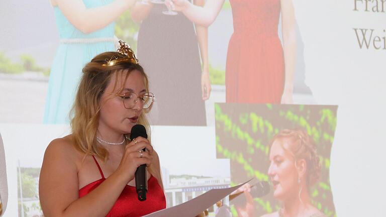 Die Ramsthaler Weinprinzessin Linda Keller blickt auf ihre Amtszeit zurück.       -  Die Ramsthaler Weinprinzessin Linda Keller blickt auf ihre Amtszeit zurück.
