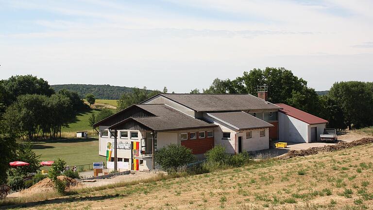 Die Turnhalle mit angeschlossenem Sportheim in Dingolshausen wurde im Jahr 1971 gebaut. Jetzt steht die Generalsanierung an.