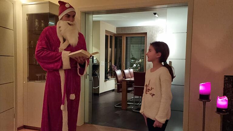 Tim Wurlitzer spielte vor zwei Jahren den Weihnachtsmann für Olivia, die Tochter von Natalia Svet.