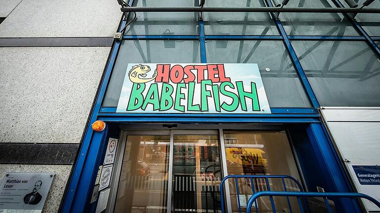 Ein Gemeinschaftsraum im Hostel 'Babelfish' in Würzburg wurde in der Nacht auf Dienstag zum Tatort eines Tötungsdelikts.